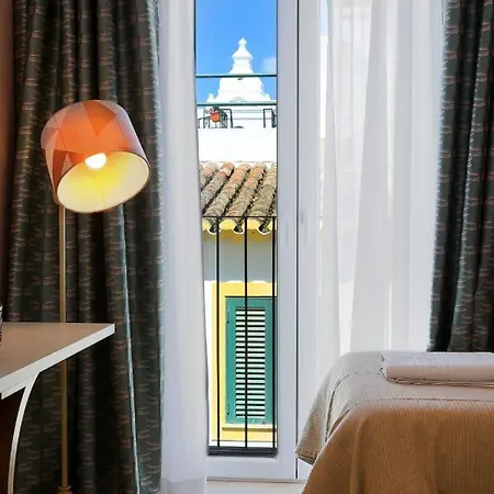 Henri's - Pateo De Santo Antonio Apartment
