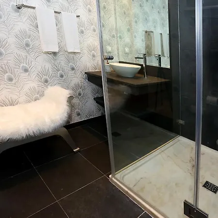 Henri's - Pateo De Santo Antonio Apartment