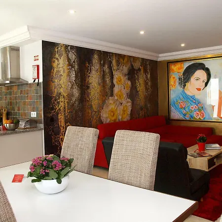 Henri's - Pateo De Santo Antonio Apartment *