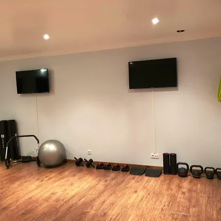 Henri's - Pateo De Santo Antonio 公寓 *